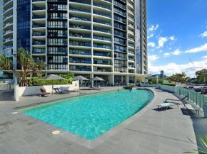 Beautifully Renovated 2 bedroom Apartment at Sierra Grand Broadbeach